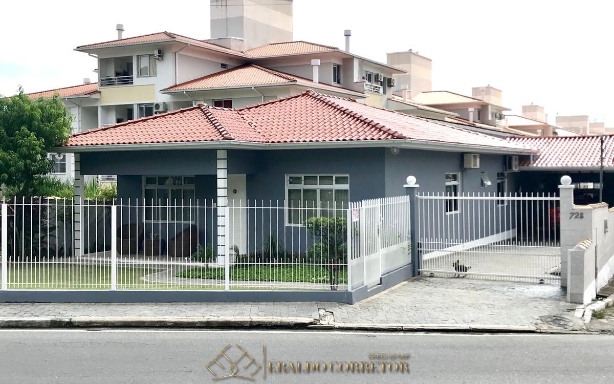 Casa para Venda, em Florian�polis, bairro Canasvieiras, 7 dormit�rios, 5 banheiros, 2 su�tes, 4 vagas