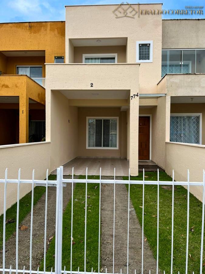 Casa para Venda, em Florian�polis, bairro Ingleses do Rio Vermelho, 2 dormit�rios, 3 banheiros, 1 su�te, 2 vagas
