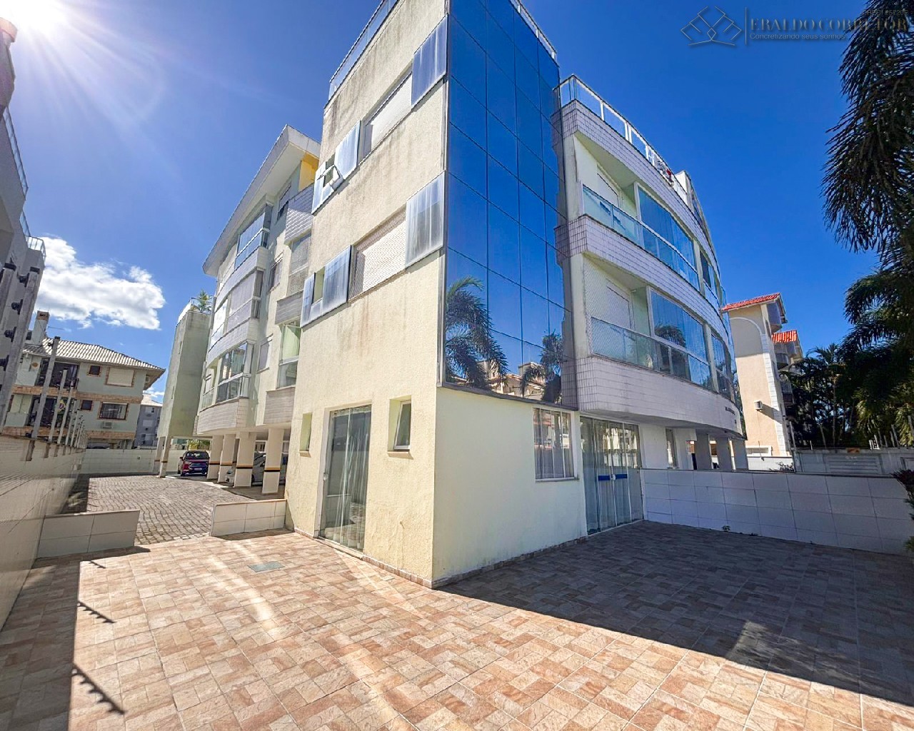 Apartamento para Venda, em Florian�polis, bairro Ingleses do Rio Vermelho, 2 dormit�rios, 2 banheiros, 1 su�te, 1 vaga