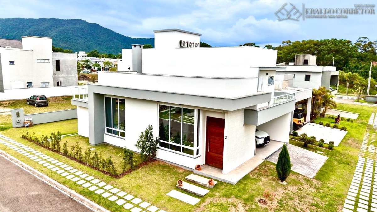 Casa para Venda, em Florian�polis, bairro S�o Jo�o do Rio Vermelho, 3 dormit�rios, 4 banheiros, 3 su�tes, 2 vagas