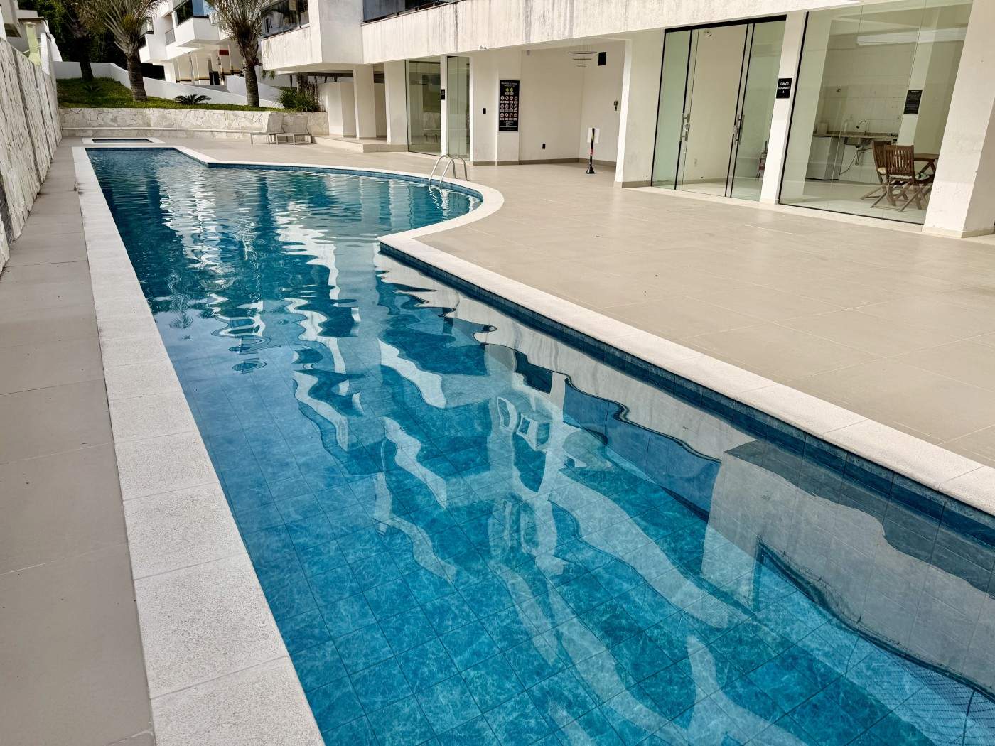 Apartamento para Venda, em Florian�polis, bairro Ingleses do Rio Vermelho, 1 dormit�rio, 1 banheiro, 1 vaga